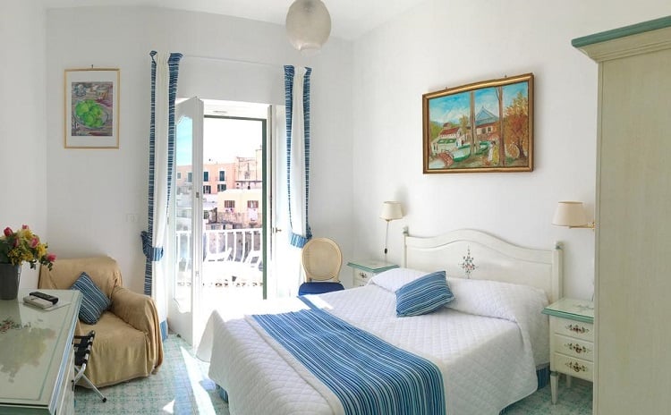 Best Positano Hotel Options - Villa Delle Palme - Room
