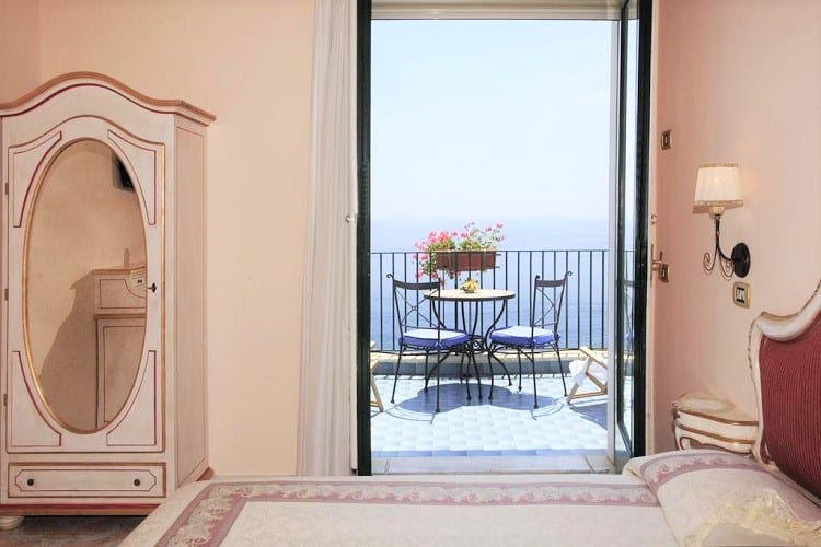 Top Amalfi Town Hotels - Hotel Il Nido - Room