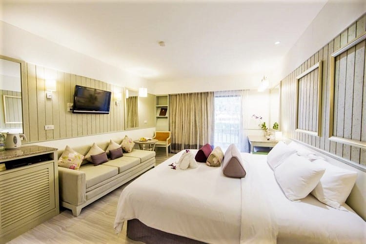 Best Phuket Accommodation on the Beach - Katathani Phuket Beach Resort - Room