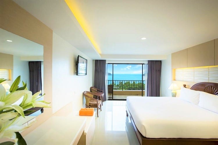 Best Phuket Beach Hotels - Chanalai Garden Resort - Room