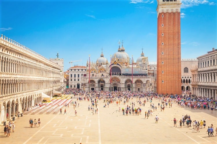 The most romantinc things to do in Venice - Check out the San Marco Square